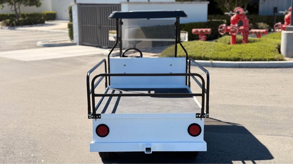 2022 EZGO rxv flatbed lithium - Image 4