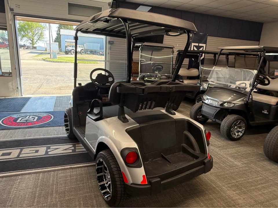 2023 EZGO rxv - Image 5