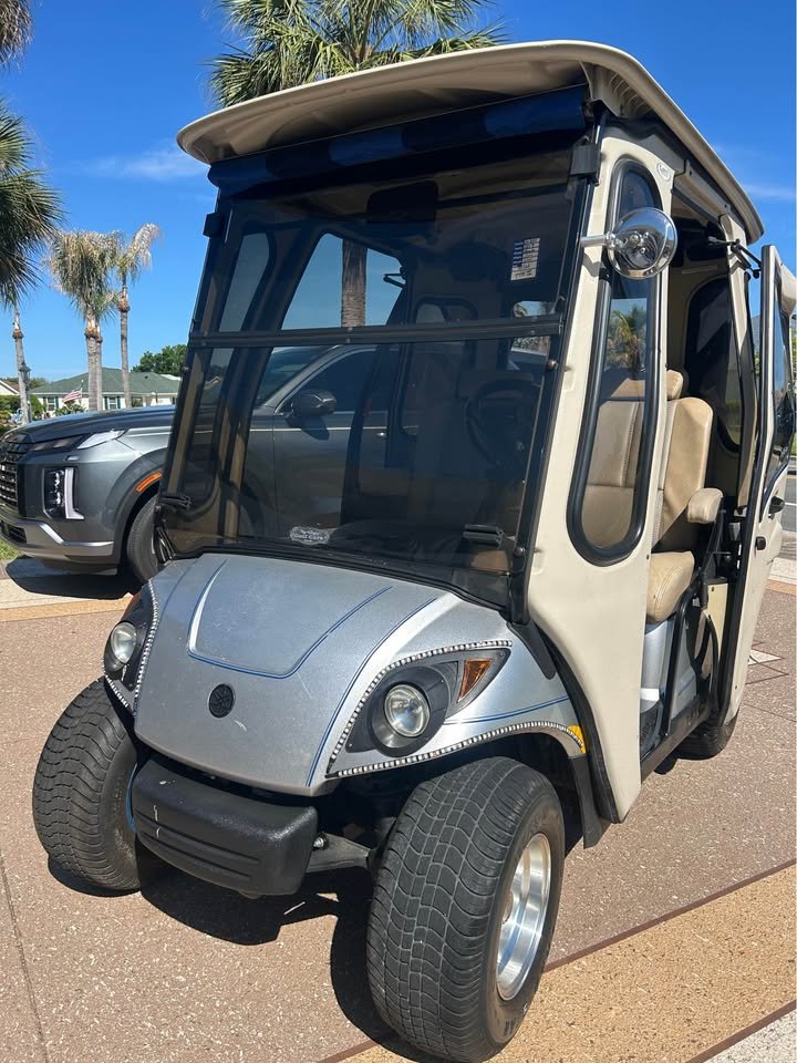Absolutely beautiful 2013 Yamaha gas Golf car