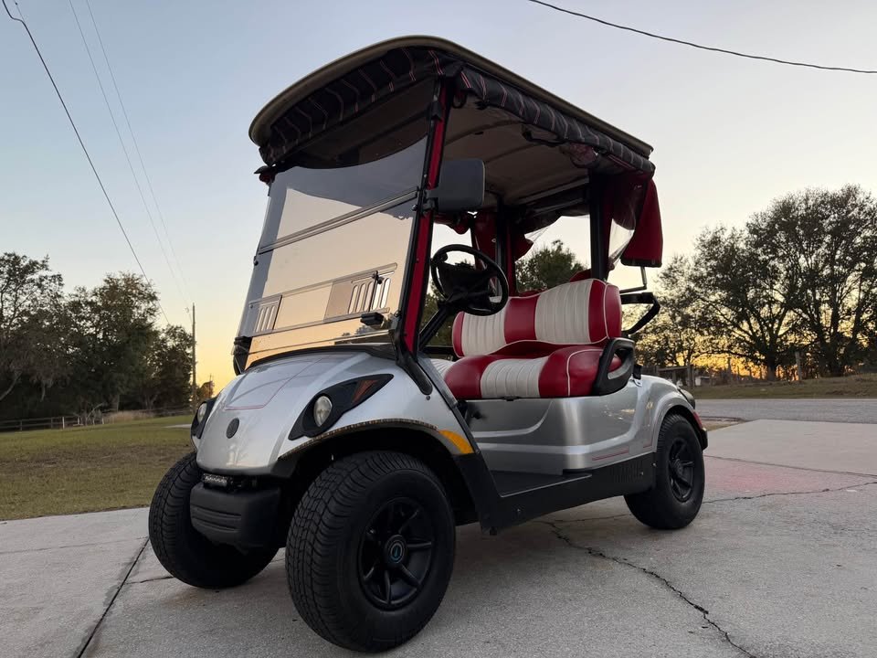 Yahama golf cart high speed street ready excellent condition - Image 3